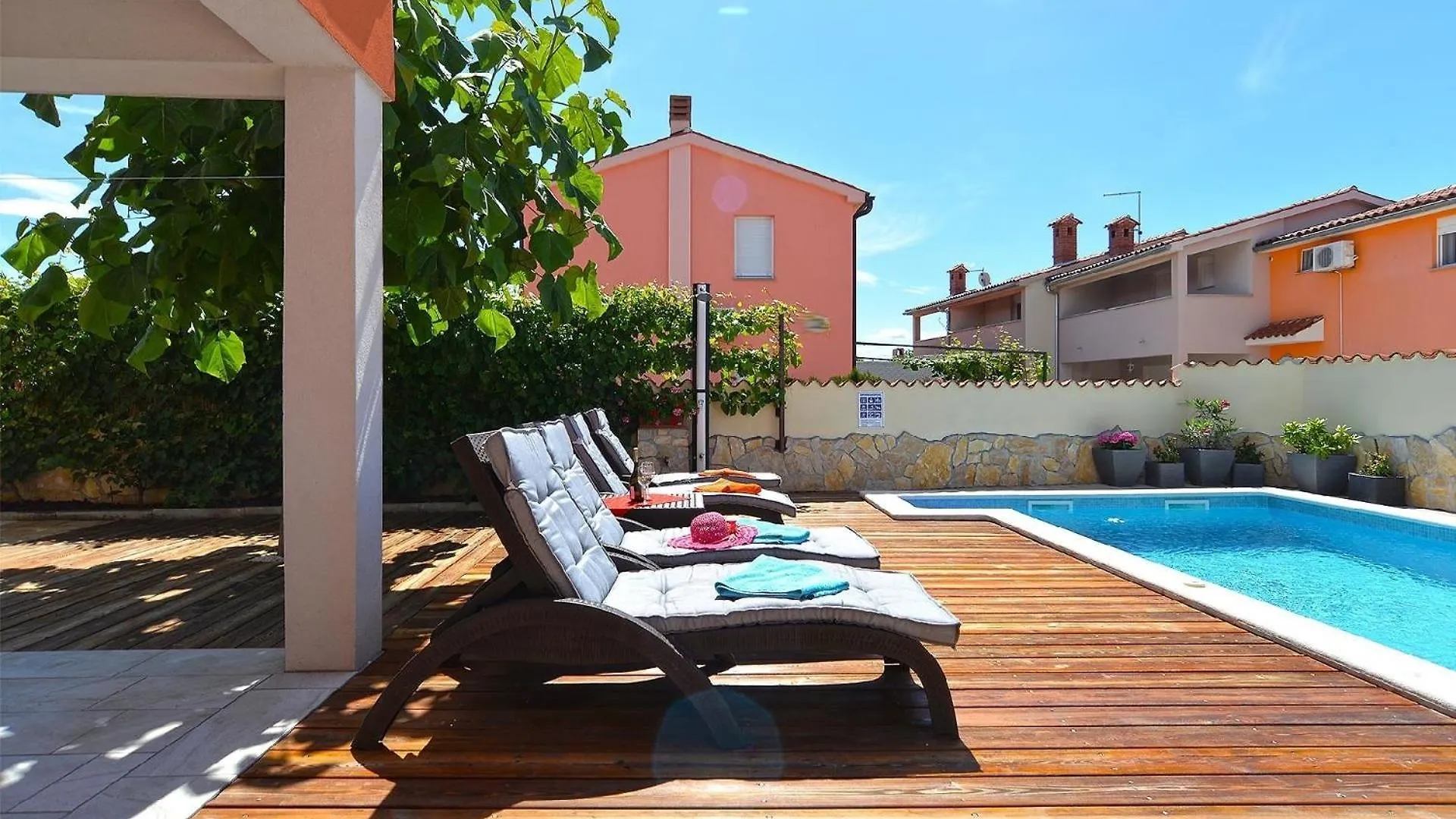Ferienhaus Mit Privatpool Fuer 6 Personen Ca 80 Qm In Barbariga, Istrien Istrische Riviera 0*, Barbariga